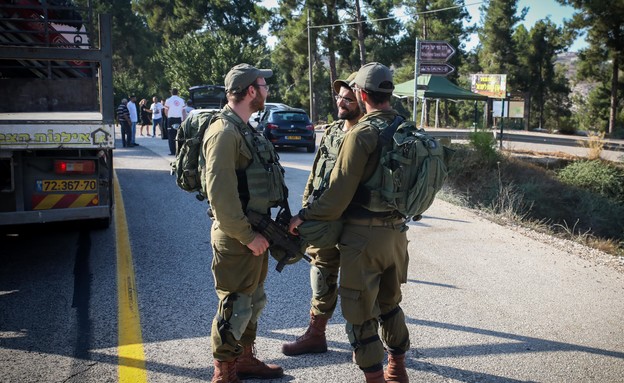 ירי נ"ט משטח לבנון לעבר שטח ישראל ‎ (צילום: דוד כהן, פלאש/90 )