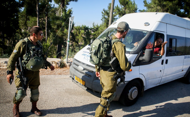 ירי נ"ט משטח לבנון לעבר שטח ישראל ‎ (צילום: דוד כהן, פלאש/90 )