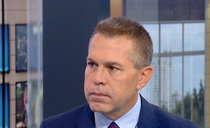 גלעד ארדן על חוק המצלמות בקלפיות (צילום: מתוך "משדר מיוחד" עם אלמוג בוקר,  קשת 12  )