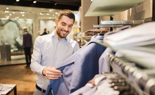 גבר בחנות (צילום: Syda Productions, ShutterStock)