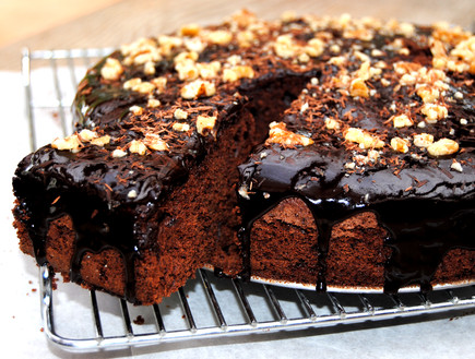 עוגת שוקולד עשירה (צילום: פסקל פרץ-רובין, האתר הקולינרי של פסקל)