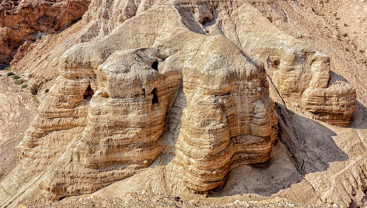 מערות קומראן (צילום: Alon Adika, shutterstock)
