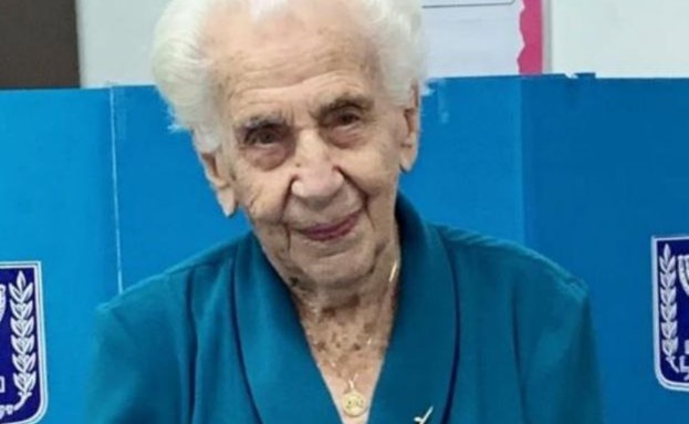 ד"ר ויולה איבי טורק, ניצולת שואה בת 103 שהצביעה הש