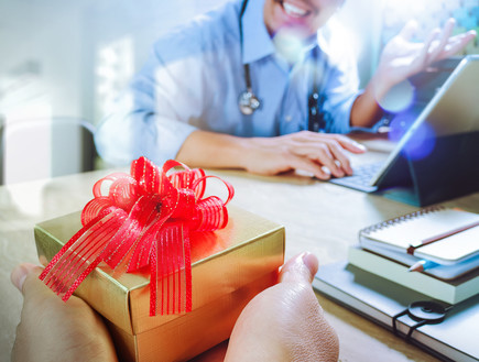 מתנות לרופאים (צילום: shutterstock​)