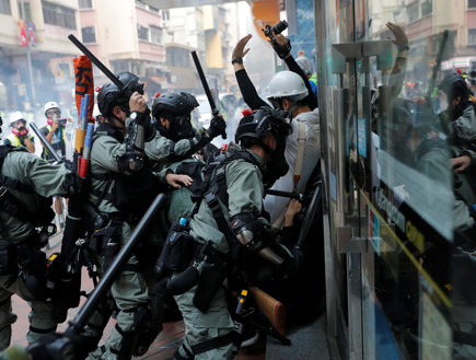 מחאות בהונג קונג (צילום: רויטרס)