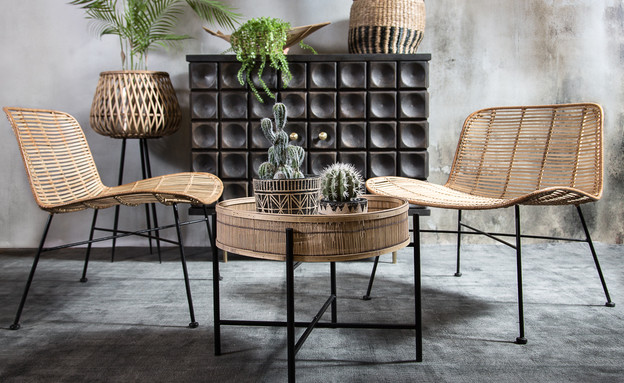 פלורליס, סט שולחנות קש, 750 שקל