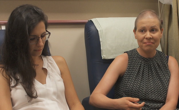 ליבי מרגולין ואחותה יאנה שחולה בסרטן  (צילום: החדשות12)
