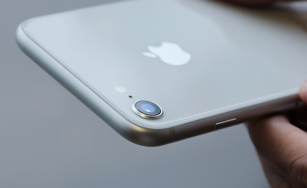 iPhone 8, אייפון 8, אפל (צילום: quangmooo, ShutterStock)