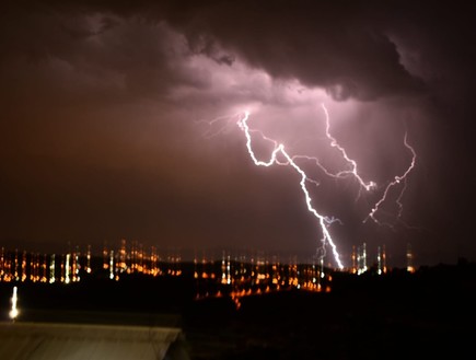 סופות ברקים באזור בנימין (צילום: TPS)