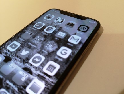 אייפון, מסנני צבע, שחור לבן (צילום: אהוד קינן, NEXTER)