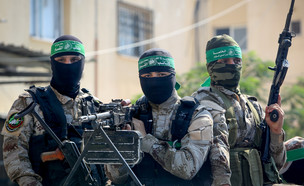 פעילי טרור חמושים מרצועת עזה (צילום: עבד רחים חטיב, פלאש/90 )