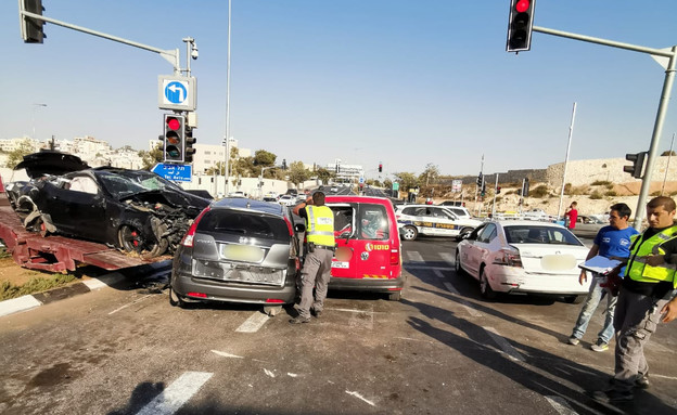התאונה הקטלנית בראש השנה בדרך בגין ירושלים (צילום: דוברות המשטרה)
