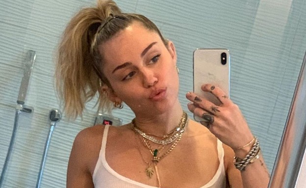 מיילי משחררת (צילום: mileycyrus
Verified

)