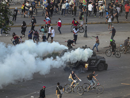 המהומות בסנטיאגו, צ'ילה (צילום: AP)