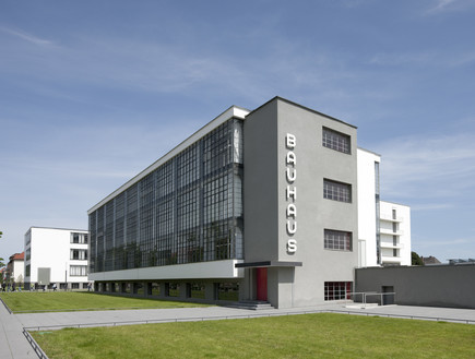  מוזיאון הבאוהאוס החדש שבדסאו (צילום: Tadashi Okochi © Pen Magazine, 2010, Stiftung Bauhaus Dessau)