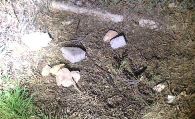 אבנים שהושלכו על רכב מג"ב ביצהר‎