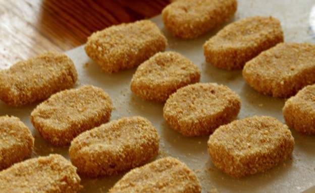 צ'יקן נאגטס - השלב שבו אפשר להקפיא צ'יקן נאגטס - השלב שבו אפשר להקפיא