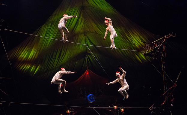 סירק דה סוליי (צילום: Matt Beard Costumes Marie-Chantale Vaillancourt ©2012 Cirque du Soleil1)