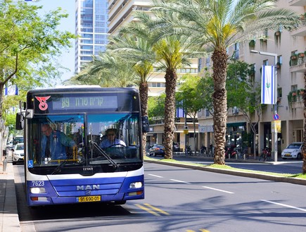 אוטובוס בתל אביב (צילום: Stanislav Samoylik, shutterstock)