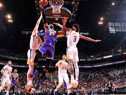 הלייקרס יצאו בשלום (צילום: Barry Gossage/NBAE via Getty Images) (צילום: ספורט 5)