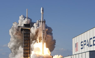 SpaceX, שיגור, לוויין, אילון מאסק (צילום: reuters)