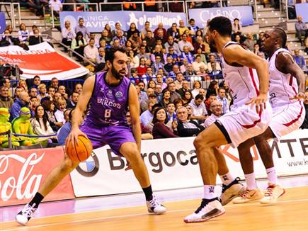 בניטו. התעלל בירושלים (FIBA) (צילום: ספורט 5)