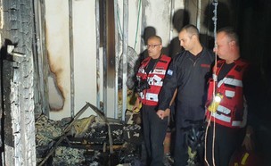 שרפה בבית משפחה בנתניה (צילום: דוברות כבאות והצלה)