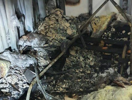 שרפה בבית משפחה בנתניה  (צילום: דוברות כבאות והצלה)