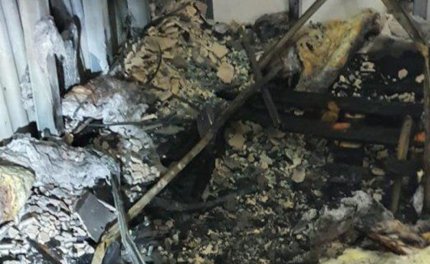 שרפה בבית משפחה בנתניה  (צילום: דוברות כבאות והצלה)