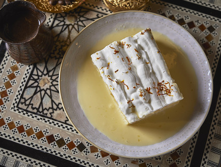 עוגת חלב וזעפרן (צילום: אפיק גבאי,  יח