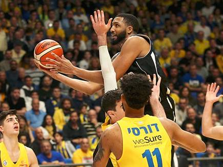 תומאס. עם הפנים לחצי הגמר (אלן שיבר)