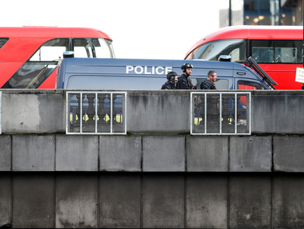   פיגוע דקירה בגשר לונדון  (צילום: רויטרס)