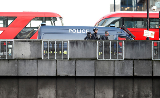   פיגוע דקירה בגשר לונדון  (צילום: רויטרס)