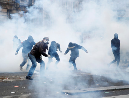הפגנות מחאה בצרפת  (צילום: רויטרס)