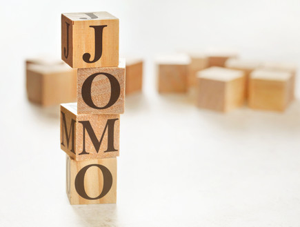 JOMO (צילום: By Lubo Ivanko, shutterstock)