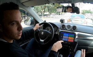 המערכת החדשה לשימוש בטלפון בזמן נהיגה (צילום: החדשות 12)