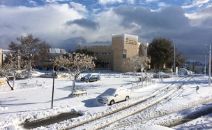 שלג בשכונת גילה בירושלים (צילום: ינון בן שושן, NEXTER)