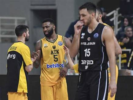 (FIBA) (צילום: ספורט 5)