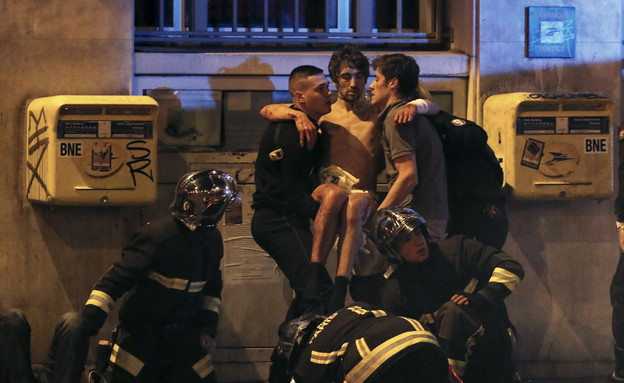 פיגועי הטרור הגדולים בפריז (צילום: Christian Hartmann, reuters)