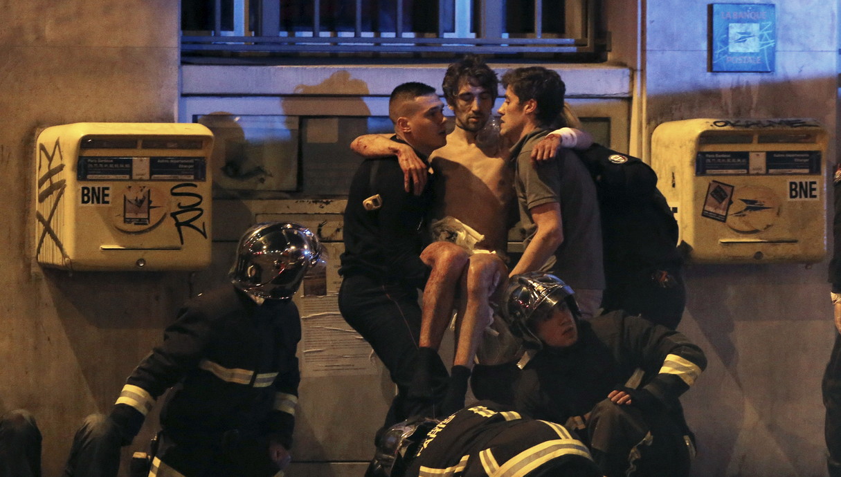 פיגועי הטרור הגדולים בפריז (צילום: Christian Hartmann, reuters)