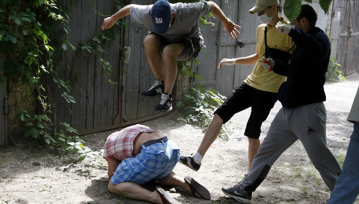 תקיפת הומואים בקייב, אוקראינה (צילום: Anatolii Stepanov, reuters)