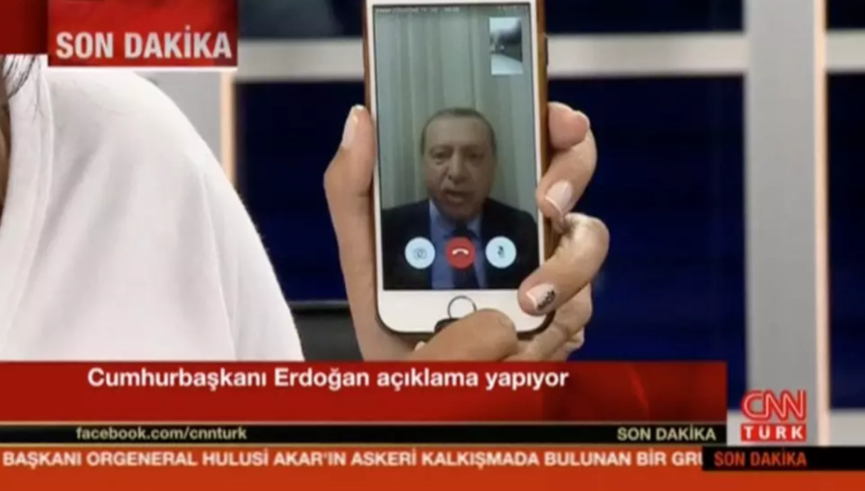 ארדואן מתראיין לכתבת סיאןאן טורקיה בטלפון - הפיכה 