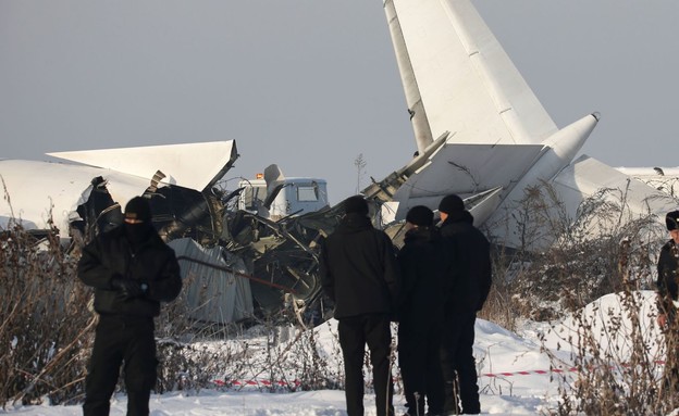 התרסקות מטוס נוסעים בקזחסטן (צילום: SKY NEWS)