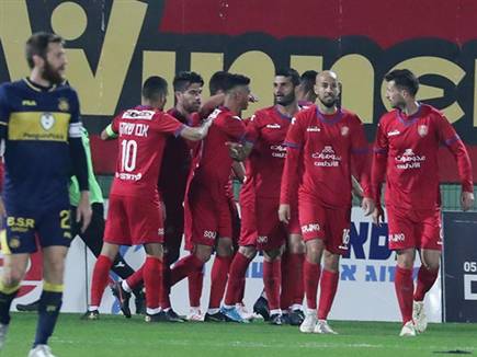 שחקני אום אל פאחם חוגגים העפלה (דני מרון)