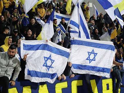 גם אוהדי מכבי ת"א נכחו בהמוניהם, אבל לא ציפו לתוצאה כזאת (דני מרון)