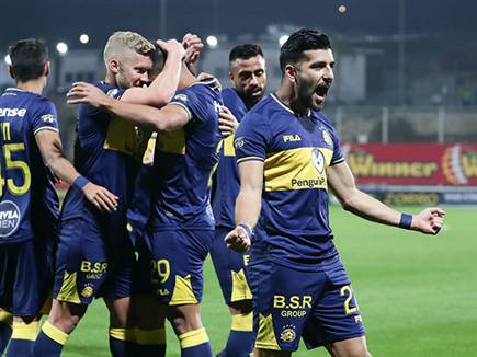 ברגל ימין עבור הצהובים-כחולים (דני מרון)