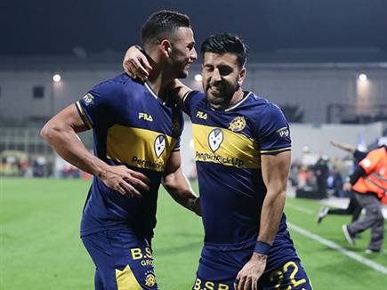 אחר כך הוא גם בישל לאיילון אלמוג (דני מרון)