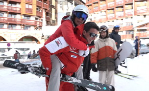 לי אברמוביץ' בחופשת סקי (צילום: החדשות12)