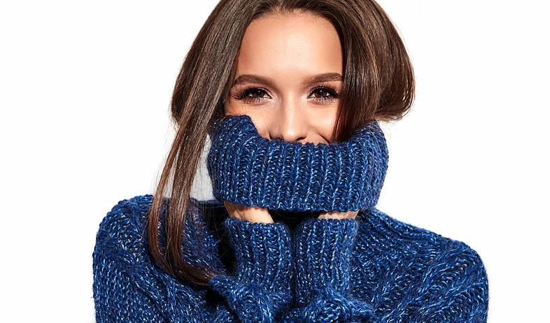  אישה בחורף עם סוודר (צילום:   Halay Alex, shutterstock)