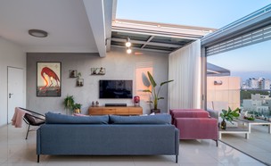 דירה בגבעתיים, עיצוב סטודיו LOROS TLV, סלון (צילום: יואב פלד Peled Studios)